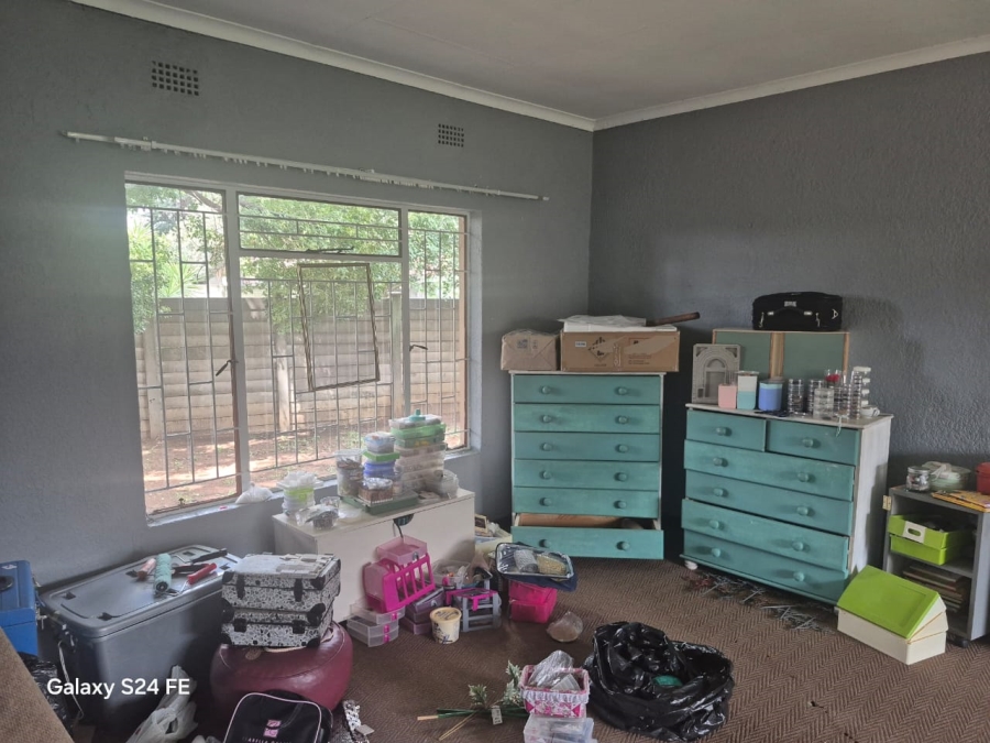 6 Bedroom Property for Sale in Rustenburg North North West